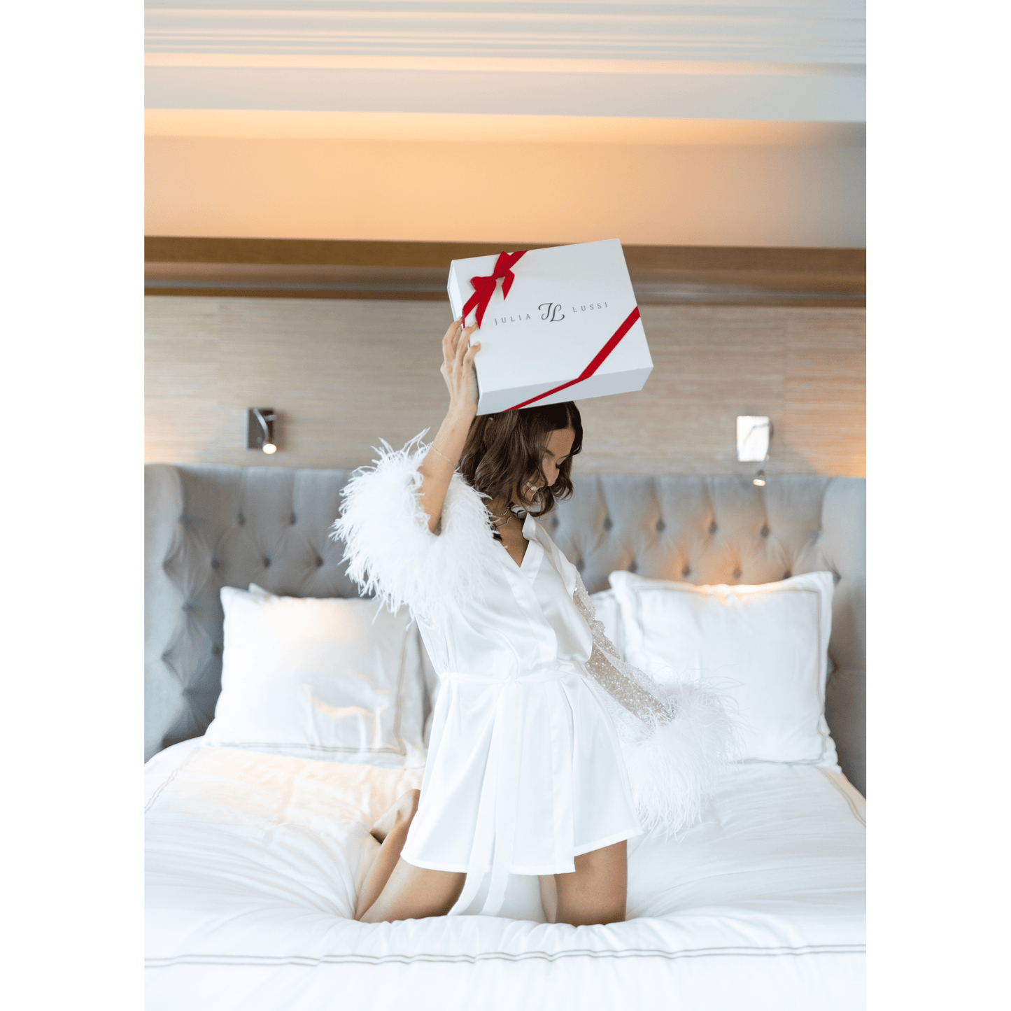Short Kimono with Sparkling Sleeves and Feathers