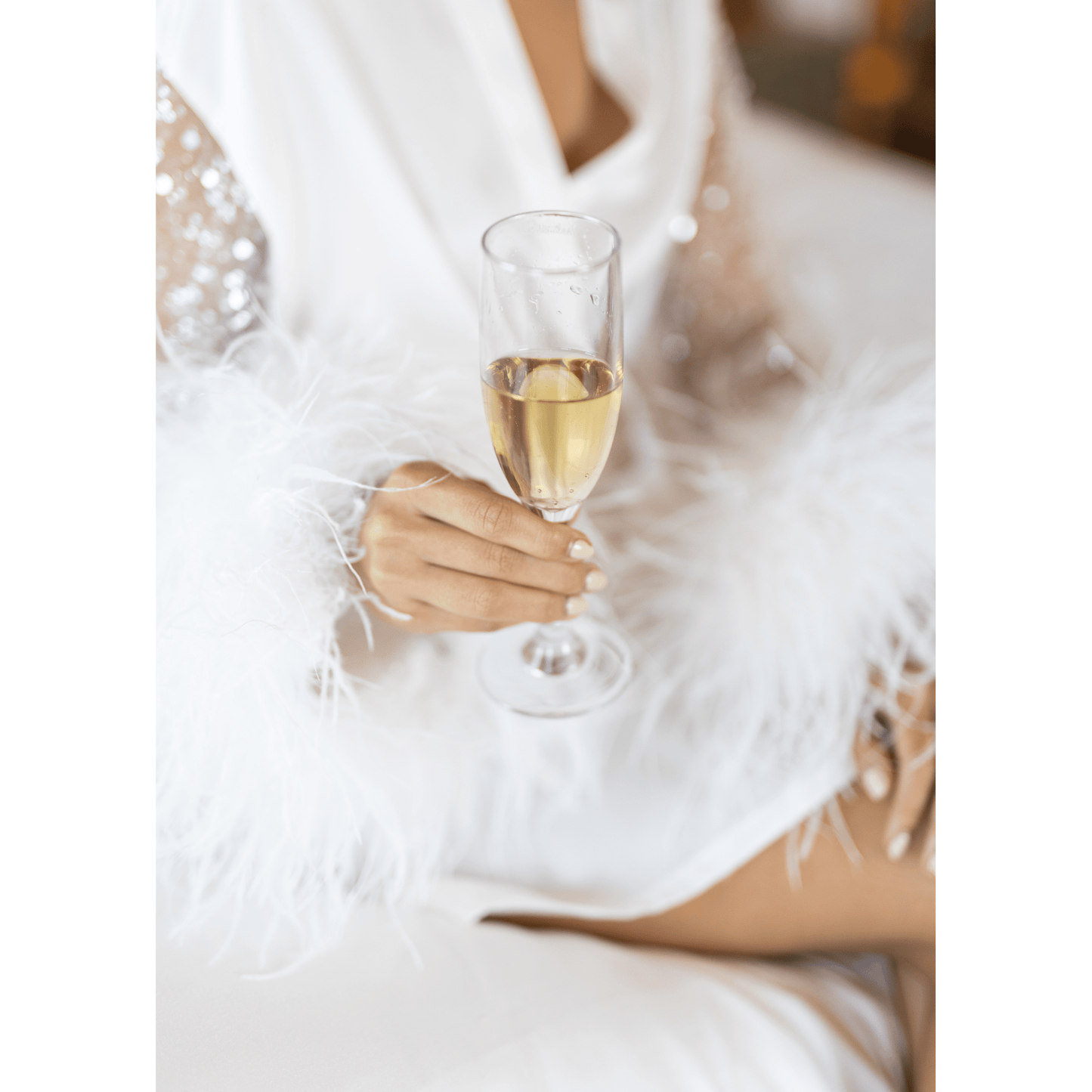 Short Kimono with Sparkling Sleeves and Feathers